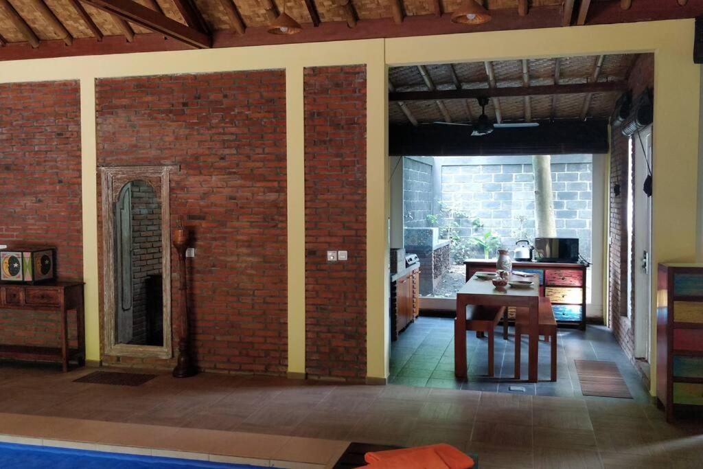 Villa King: Unique Villa With Indoor Swimming Pool アメッド エクステリア 写真