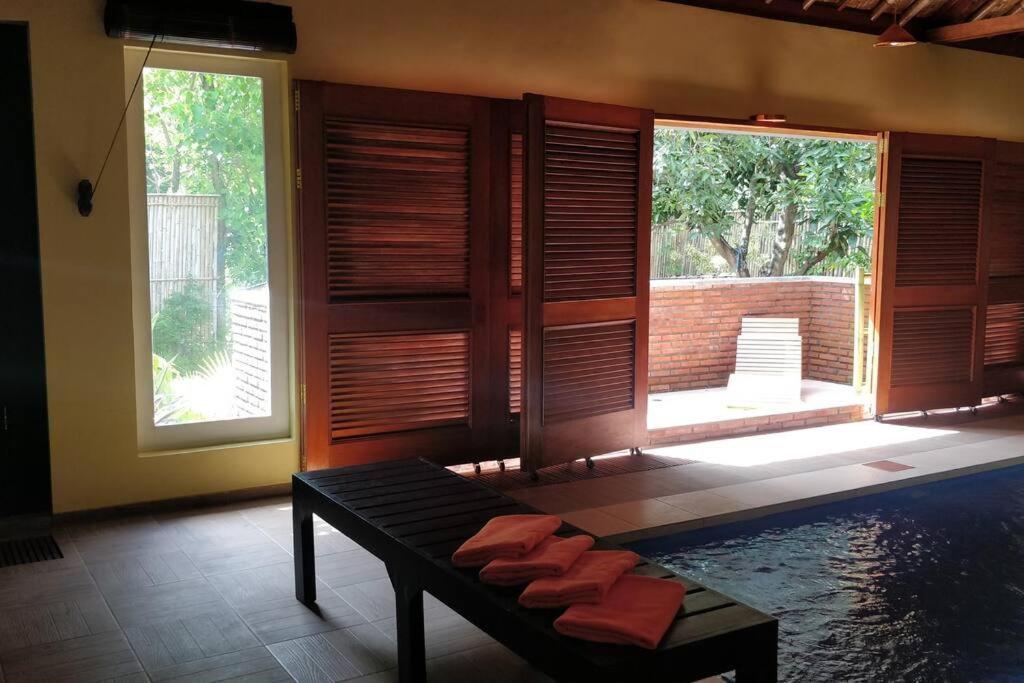 Villa King: Unique Villa With Indoor Swimming Pool アメッド エクステリア 写真
