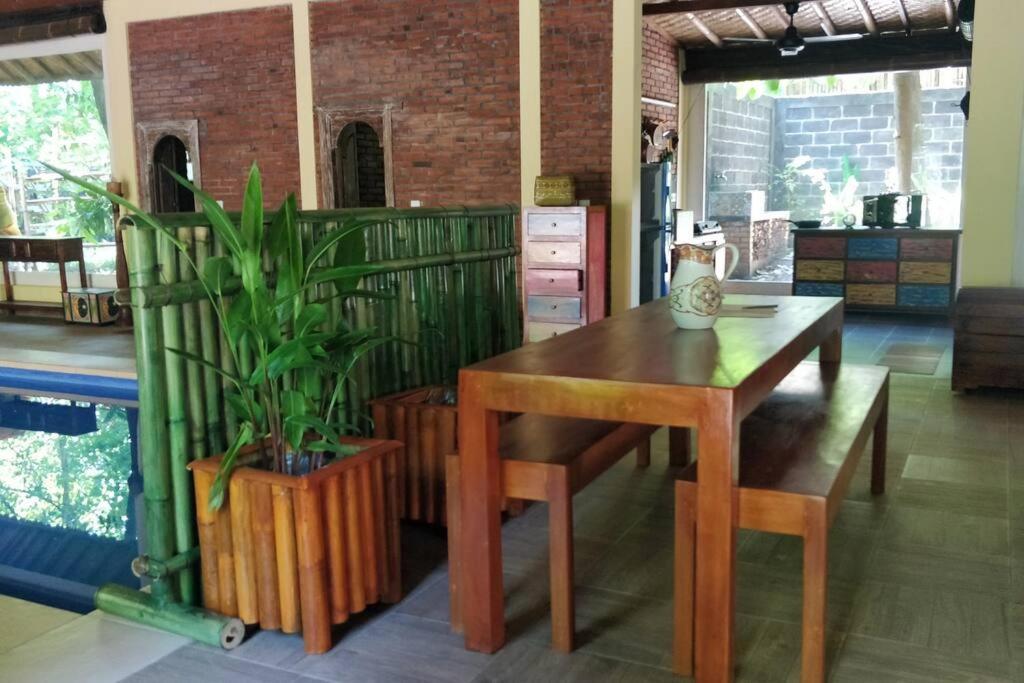Villa King: Unique Villa With Indoor Swimming Pool アメッド エクステリア 写真