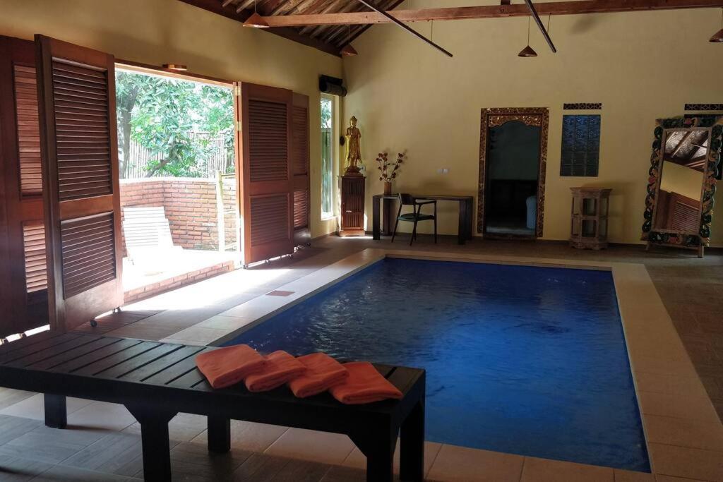 Villa King: Unique Villa With Indoor Swimming Pool アメッド エクステリア 写真