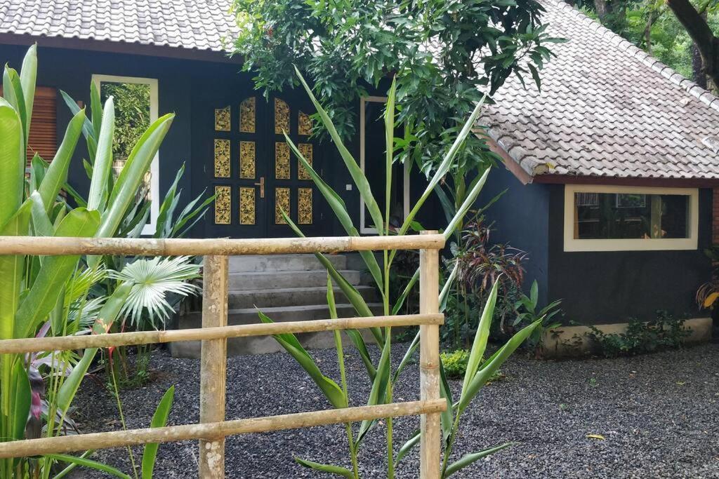 Villa King: Unique Villa With Indoor Swimming Pool アメッド エクステリア 写真