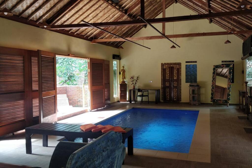 Villa King: Unique Villa With Indoor Swimming Pool アメッド エクステリア 写真