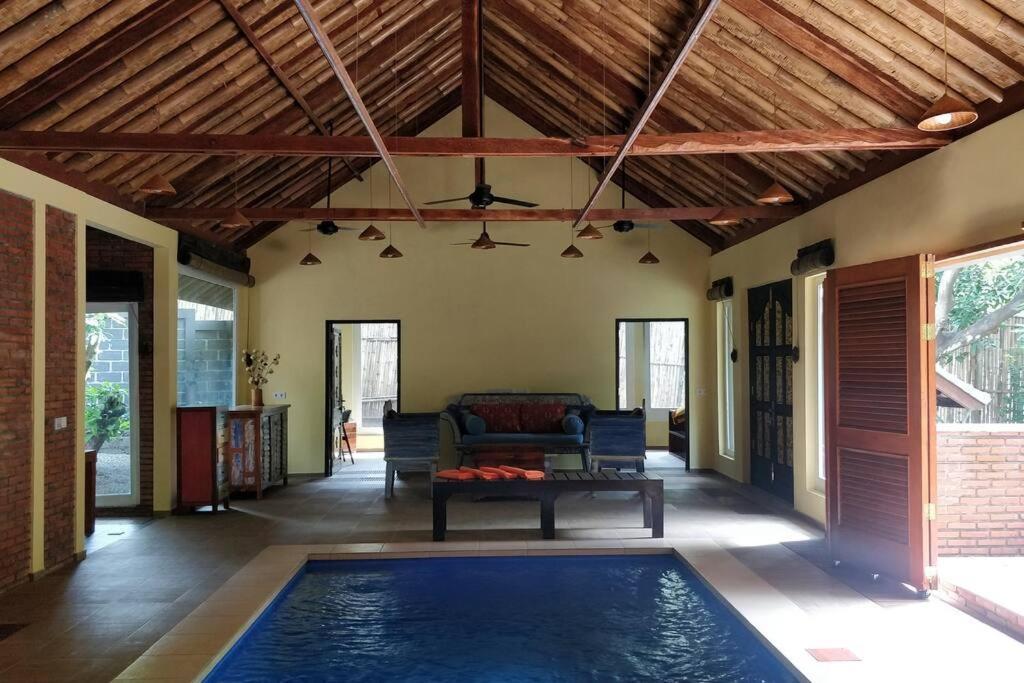 Villa King: Unique Villa With Indoor Swimming Pool アメッド エクステリア 写真