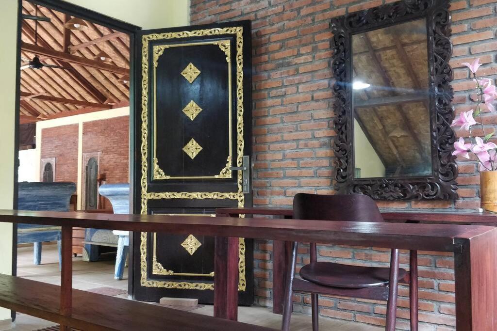 Villa King: Unique Villa With Indoor Swimming Pool アメッド エクステリア 写真