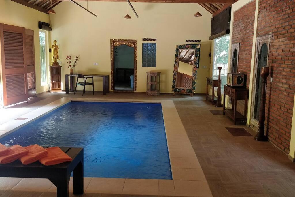 Villa King: Unique Villa With Indoor Swimming Pool アメッド エクステリア 写真