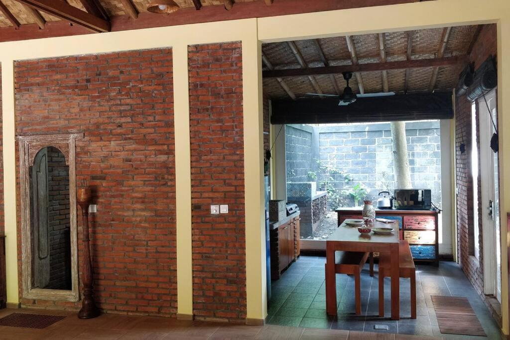 Villa King: Unique Villa With Indoor Swimming Pool アメッド エクステリア 写真