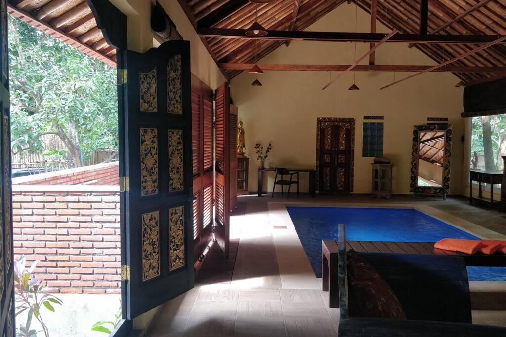 Villa King: Unique Villa With Indoor Swimming Pool アメッド エクステリア 写真